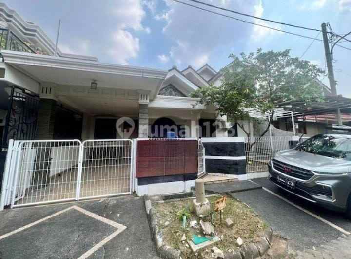 dijual rumah jalan anyelir ii kemang
