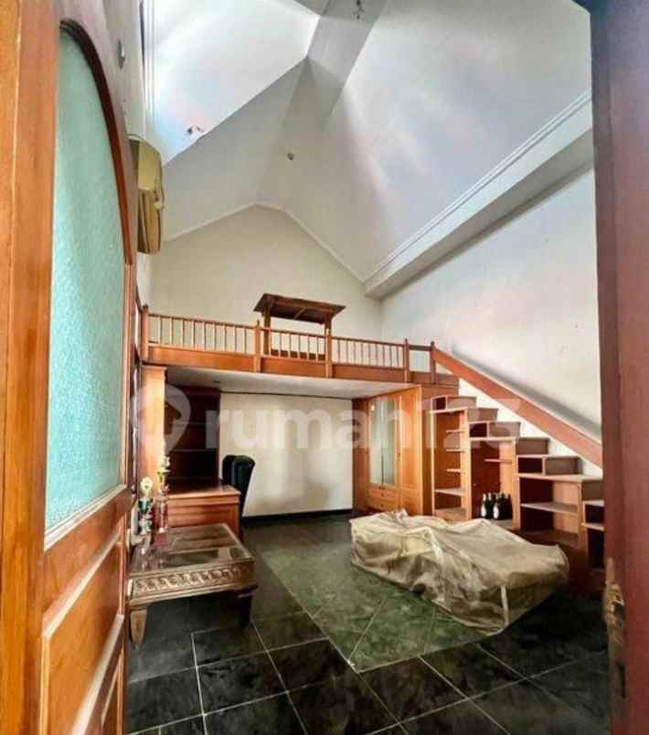 dijual rumah jalan anyelir ii kemang