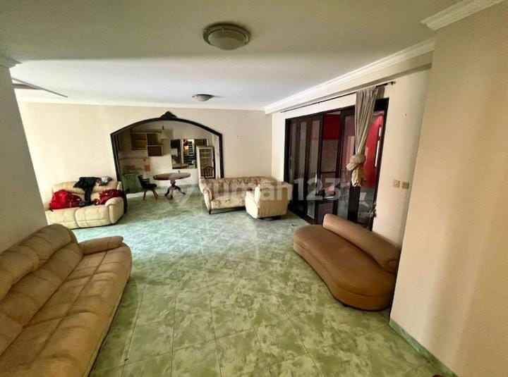 dijual rumah jalan anyelir ii kemang