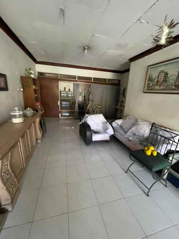 dijual rumah jalan baratajaya gubeng