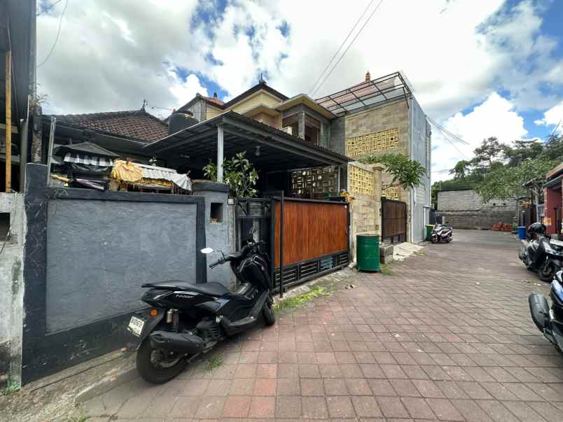 dijual rumah jalan dalung gaji padang luwih