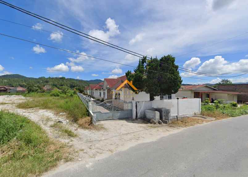 dijual rumah jalan dr td pardede tarutung
