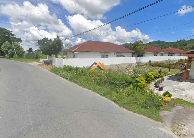 dijual rumah jalan dr td pardede tarutung