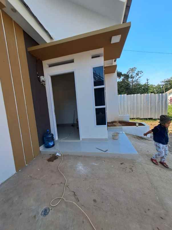 dijual rumah jalan kekupu bedahan