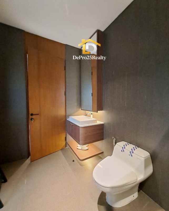 dijual rumah jalan kko marinir cilandak