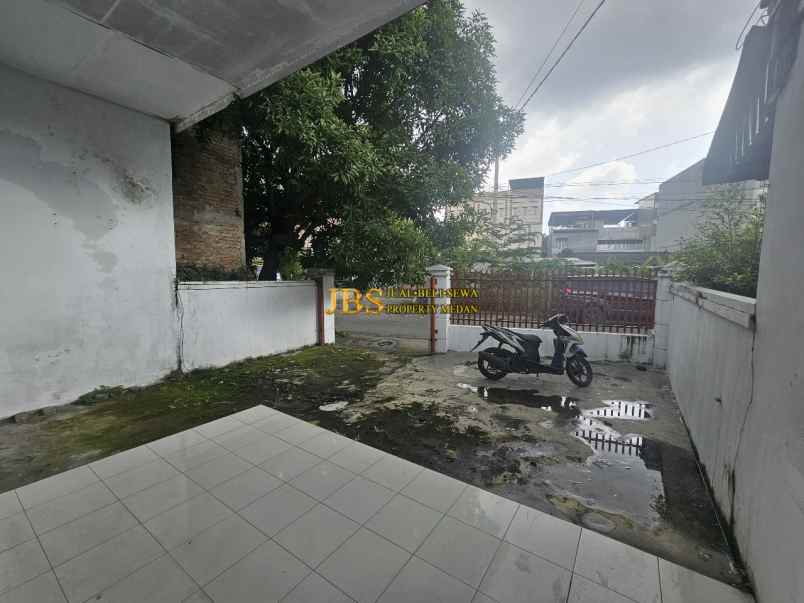 dijual rumah jalan metal raya