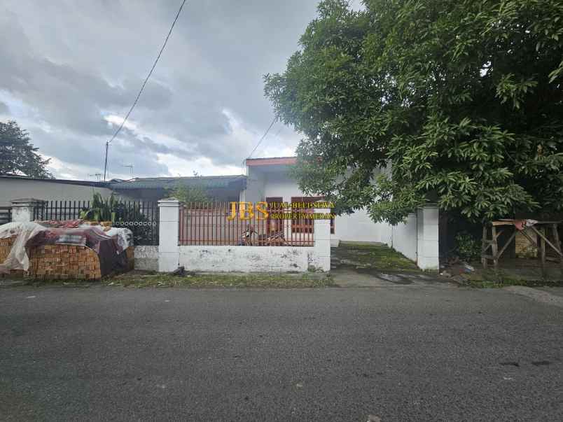 dijual rumah jalan metal raya