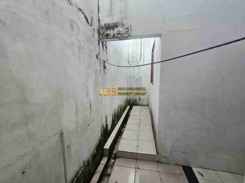 dijual rumah jalan metal raya