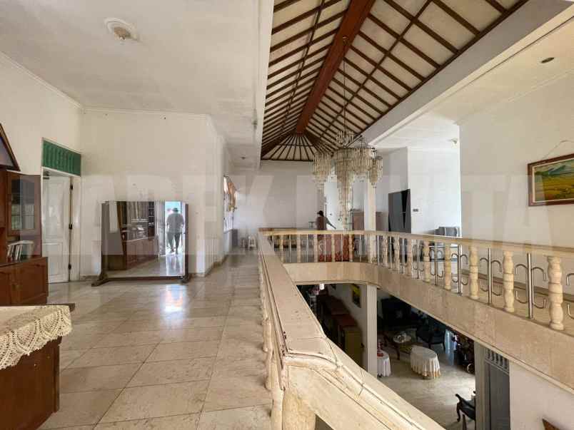 dijual rumah jalan moh yamin