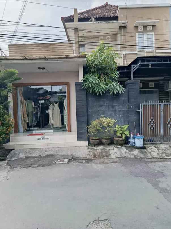 dijual rumah jalan monang maning