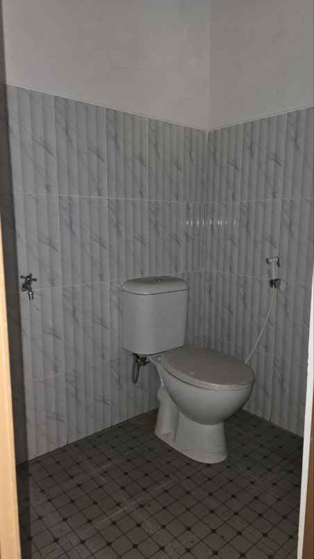 dijual rumah jalan pondok rajeg