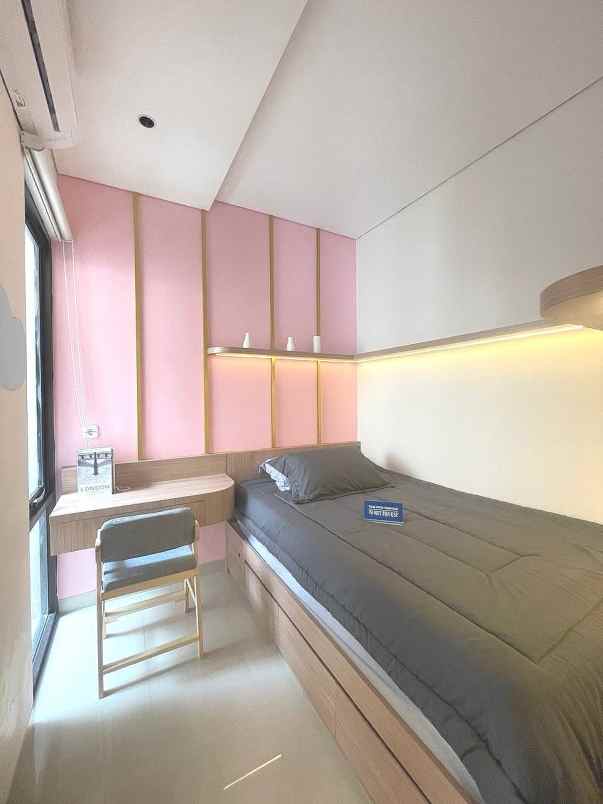 dijual rumah jalan raya alam sutera serpong