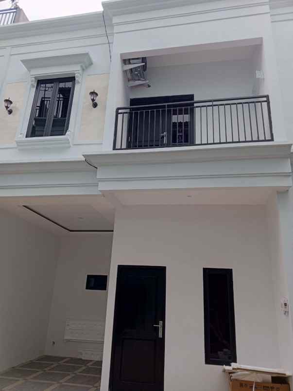 dijual rumah jalan raya jagakarsa