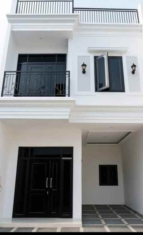 dijual rumah jalan raya jagakarsa