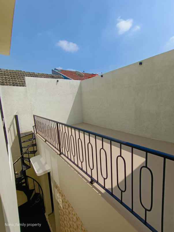 dijual rumah jalan raya kelapa dua sukabumi