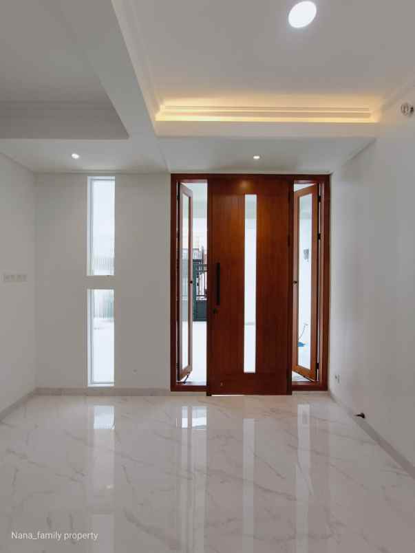 dijual rumah jalan raya komplek cinere