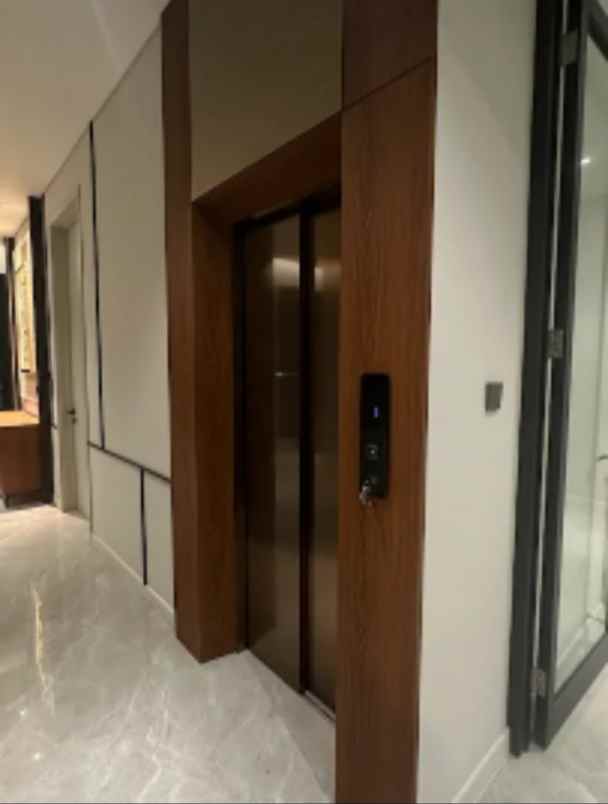 dijual rumah jalan royal residence