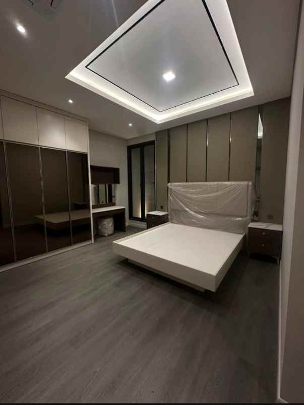 dijual rumah jalan royal residence