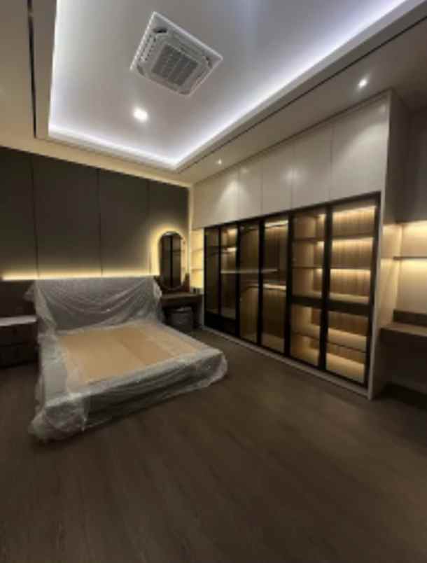 dijual rumah jalan royal residence