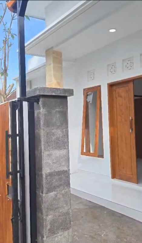 dijual rumah jalan suradipa peguyangan