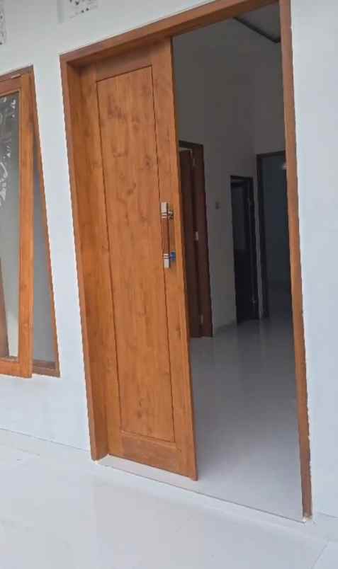 dijual rumah jalan suradipa peguyangan