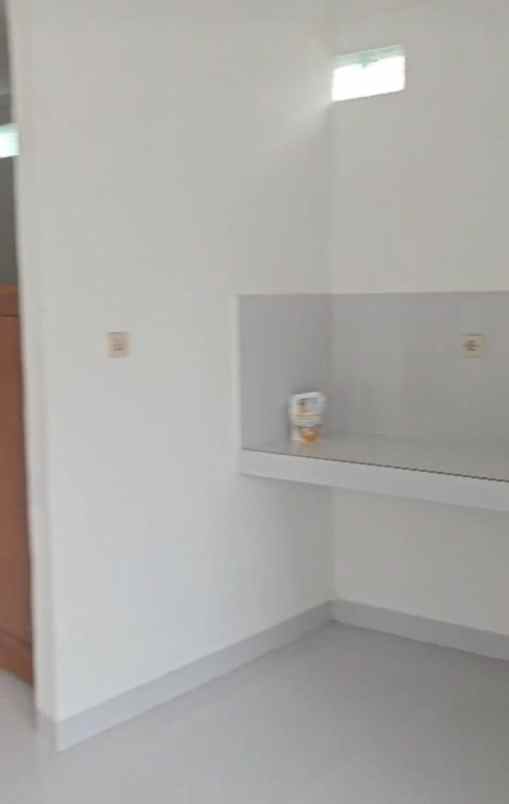 dijual rumah jalan suradipa peguyangan