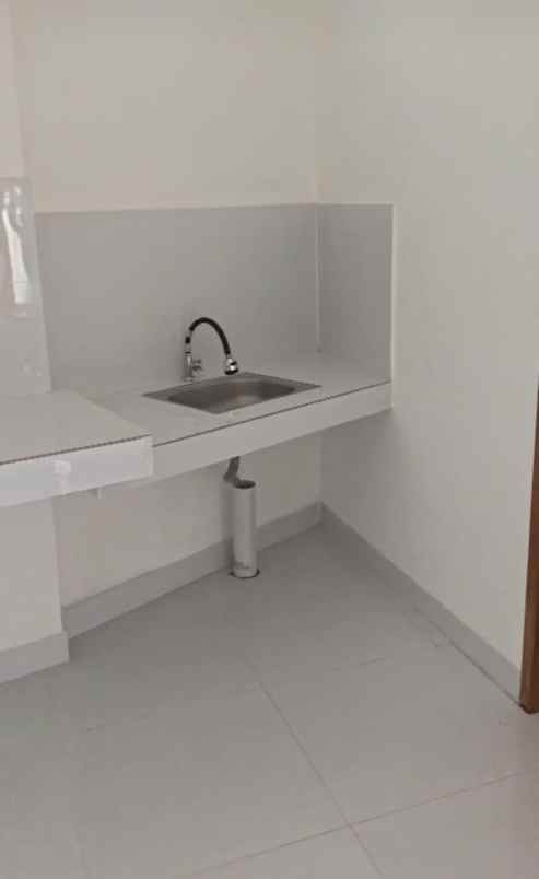 dijual rumah jalan suradipa peguyangan