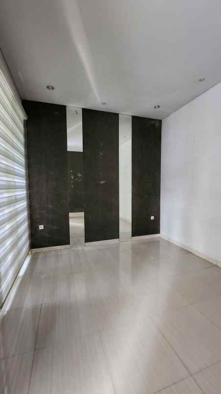 dijual rumah jalan wisata bukit mas