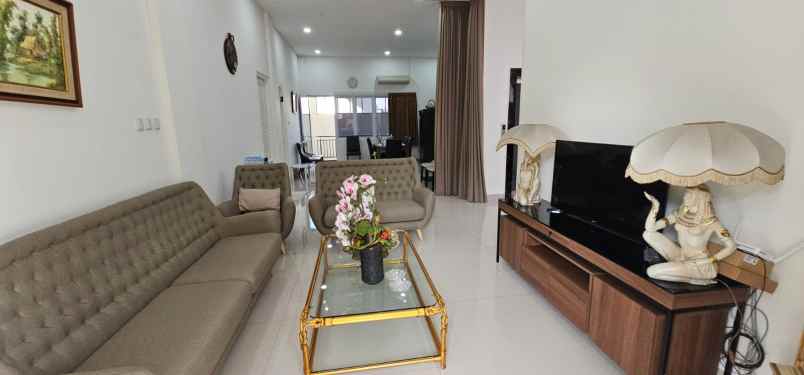 dijual rumah janur hijau kelapa gading