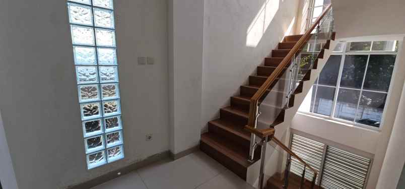 dijual rumah janur hijau kelapa gading