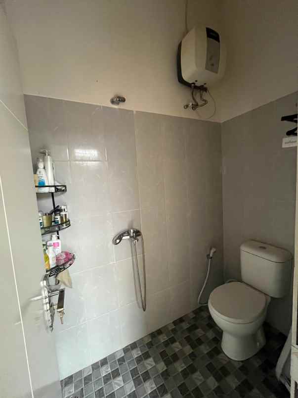 dijual rumah jatihandap