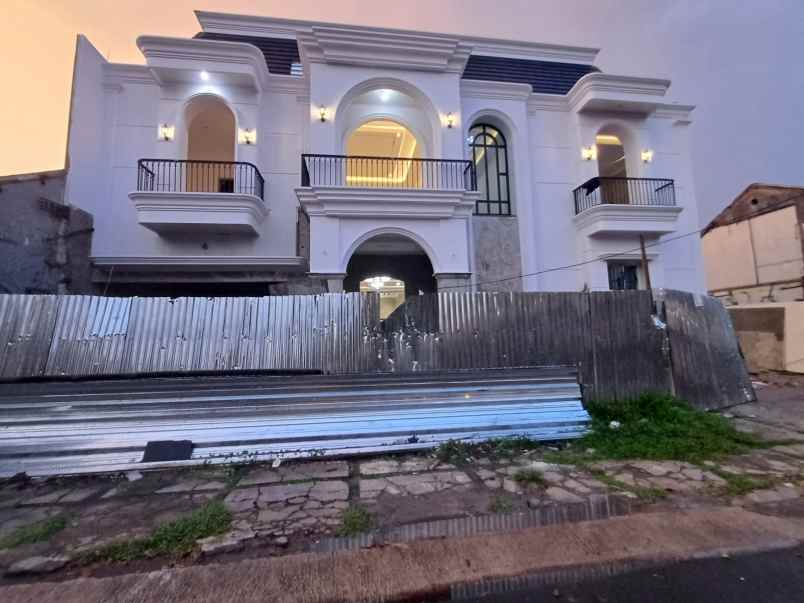 dijual rumah jatipadang