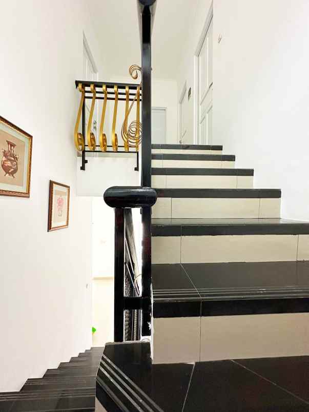 dijual rumah jatirahayu