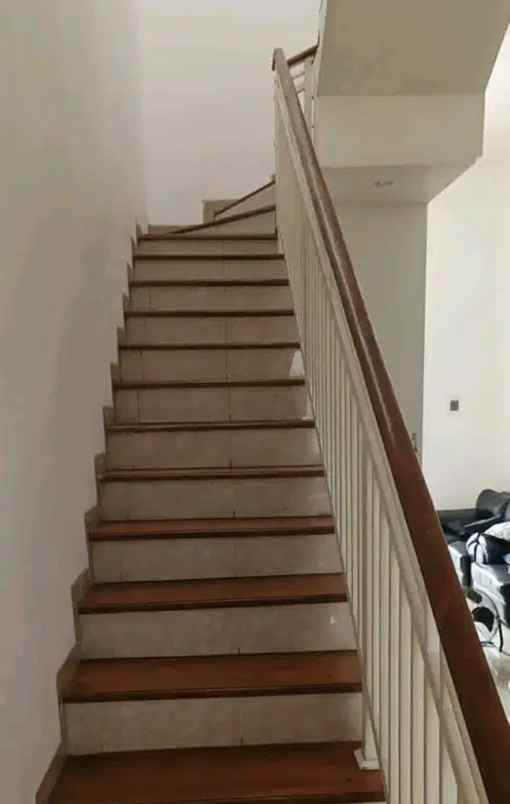 dijual rumah jl barata jaya baratajaya