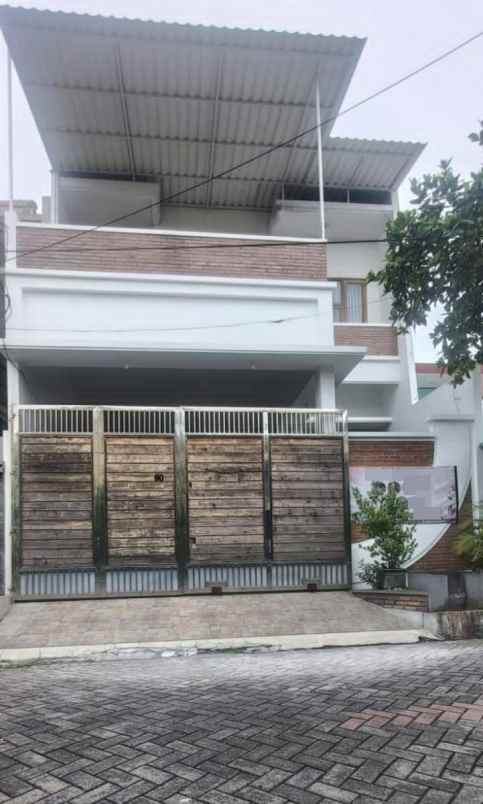 dijual rumah jl barata jaya baratajaya