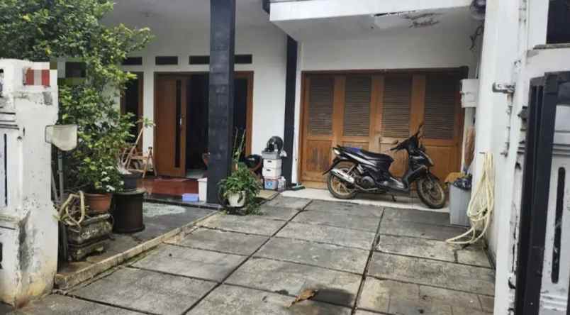 dijual rumah jl cempaka putih tengah