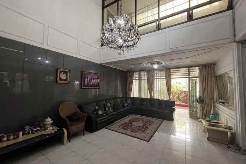 dijual rumah jl cempaka putih tengah