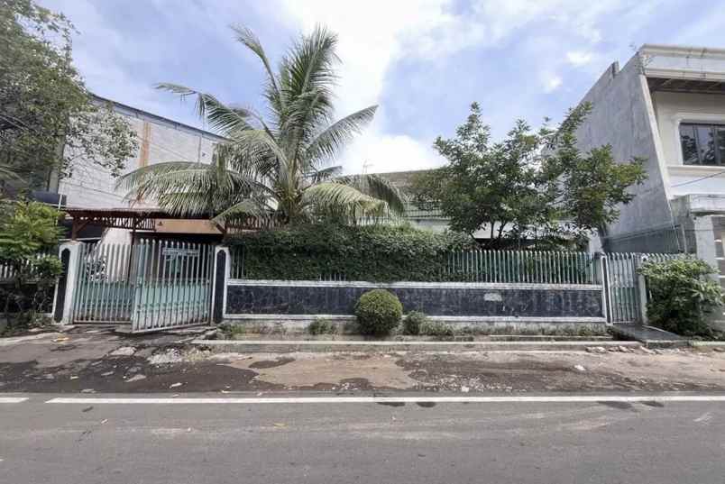 dijual rumah jl cempaka putih tengah
