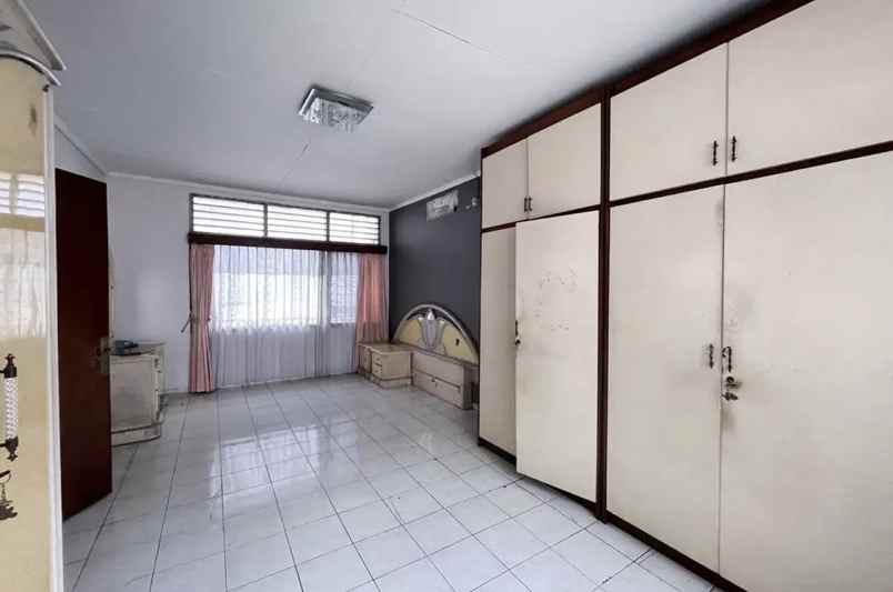 dijual rumah jl cempaka putih tengah