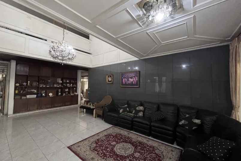 dijual rumah jl cempaka putih tengah