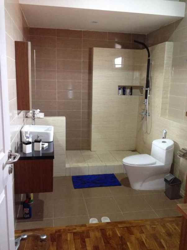 dijual rumah jl cisaranten kulon