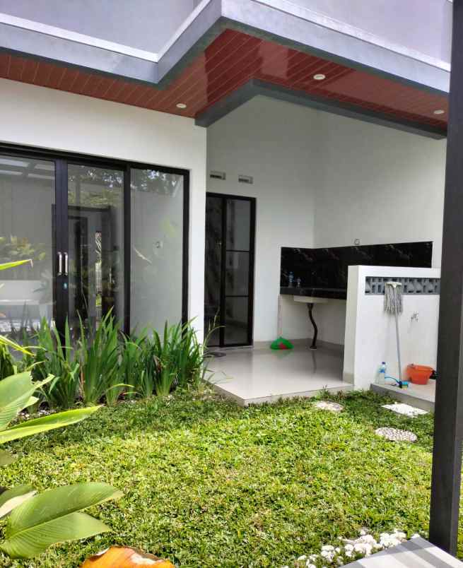 dijual rumah jl kaliurang km 12 5