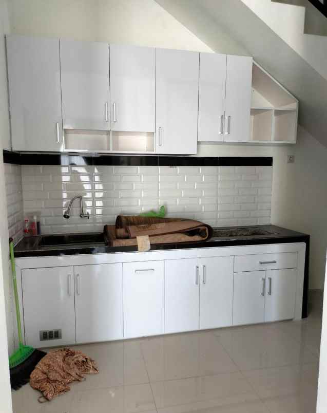 dijual rumah jl kaliurang km 13