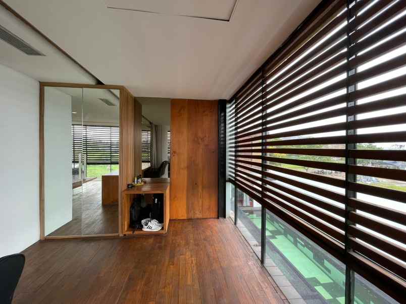 dijual rumah jl kotabaru parahyangan