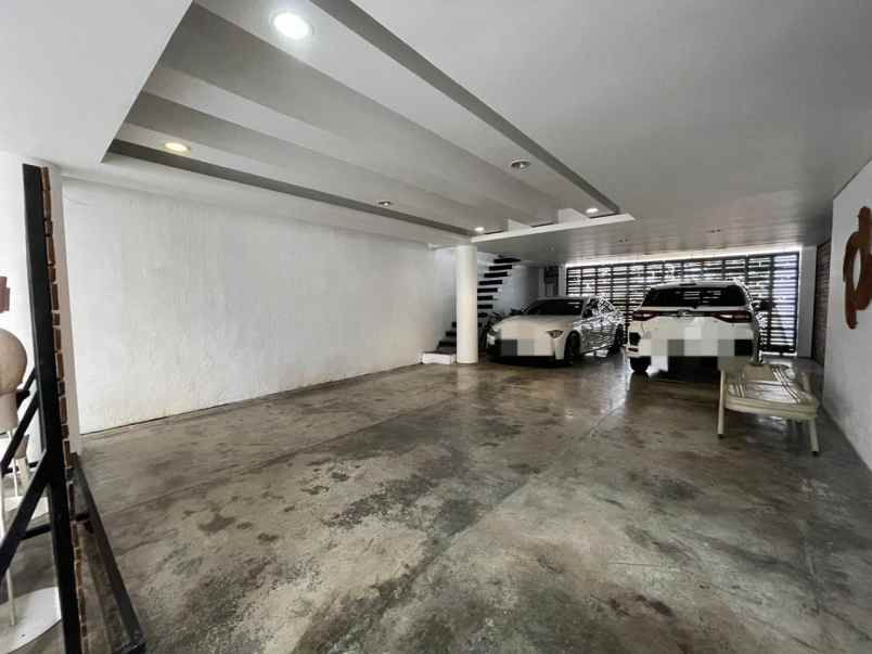 dijual rumah jl kotabaru parahyangan