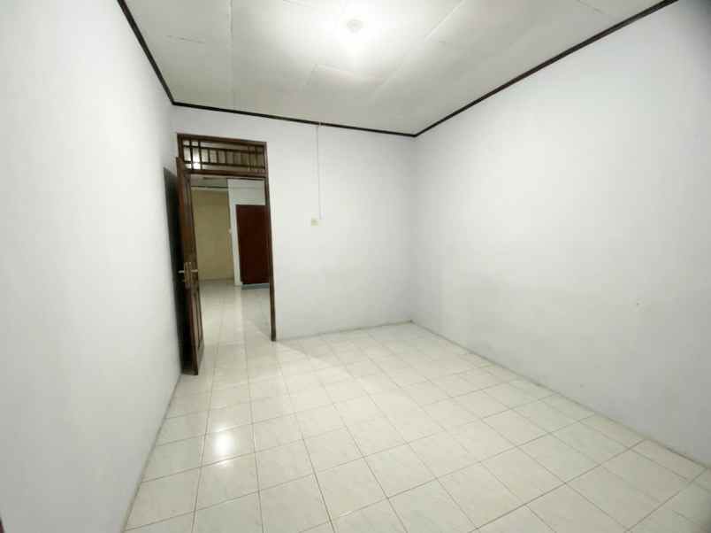 dijual rumah jl krakatau blok a5 no 4