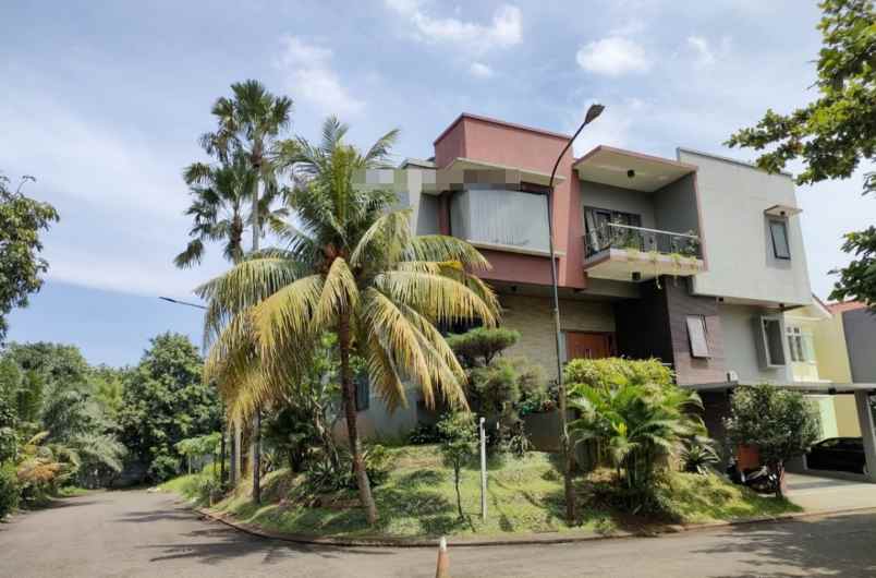 dijual rumah jl legenda wisata cibubur