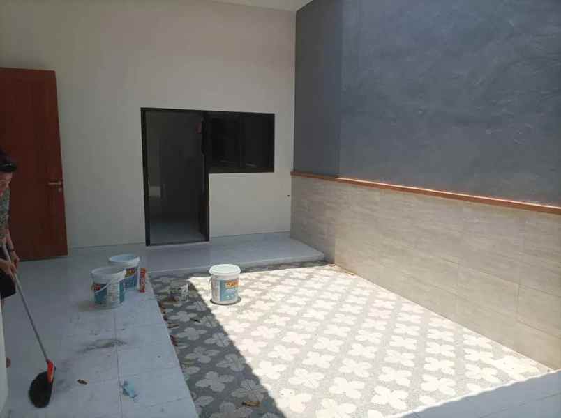 dijual rumah jl manyar tirtomoyo manyar