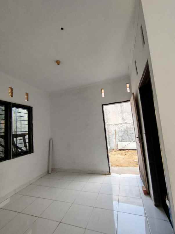 dijual rumah jl naga sakti