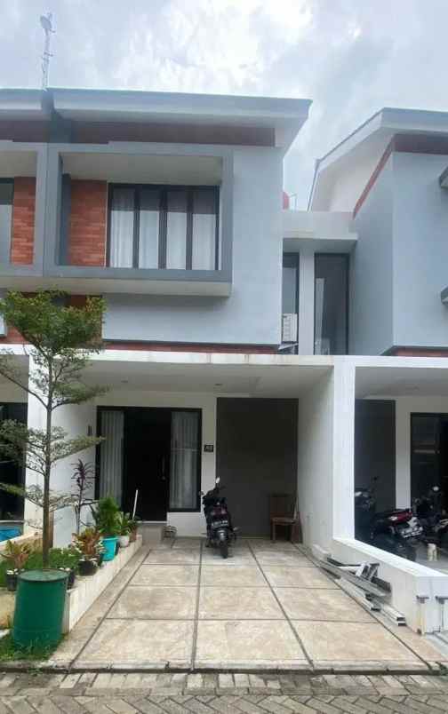 dijual rumah jl pondok kacang barat